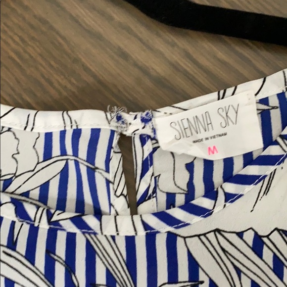 Sienna Sky Striped Floral Bell Sleeve Blouse M - Picture 2 of 3